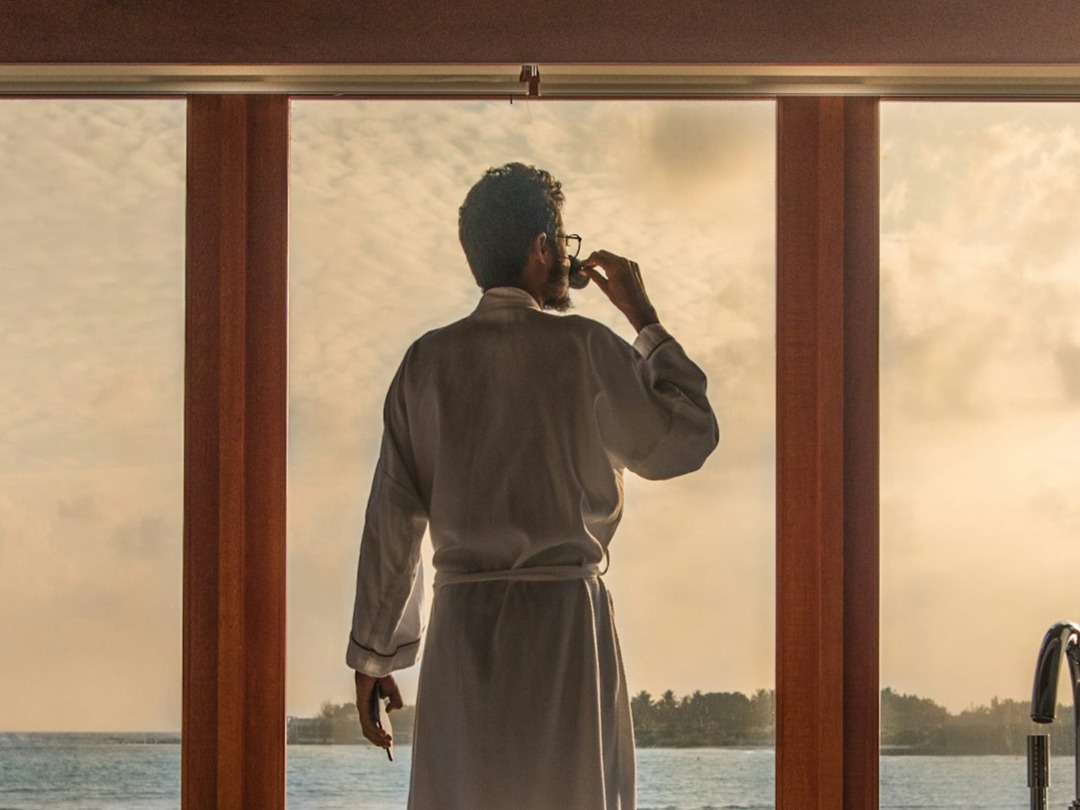 Pros & Cons of Porcelain vs Acrylic Tubs